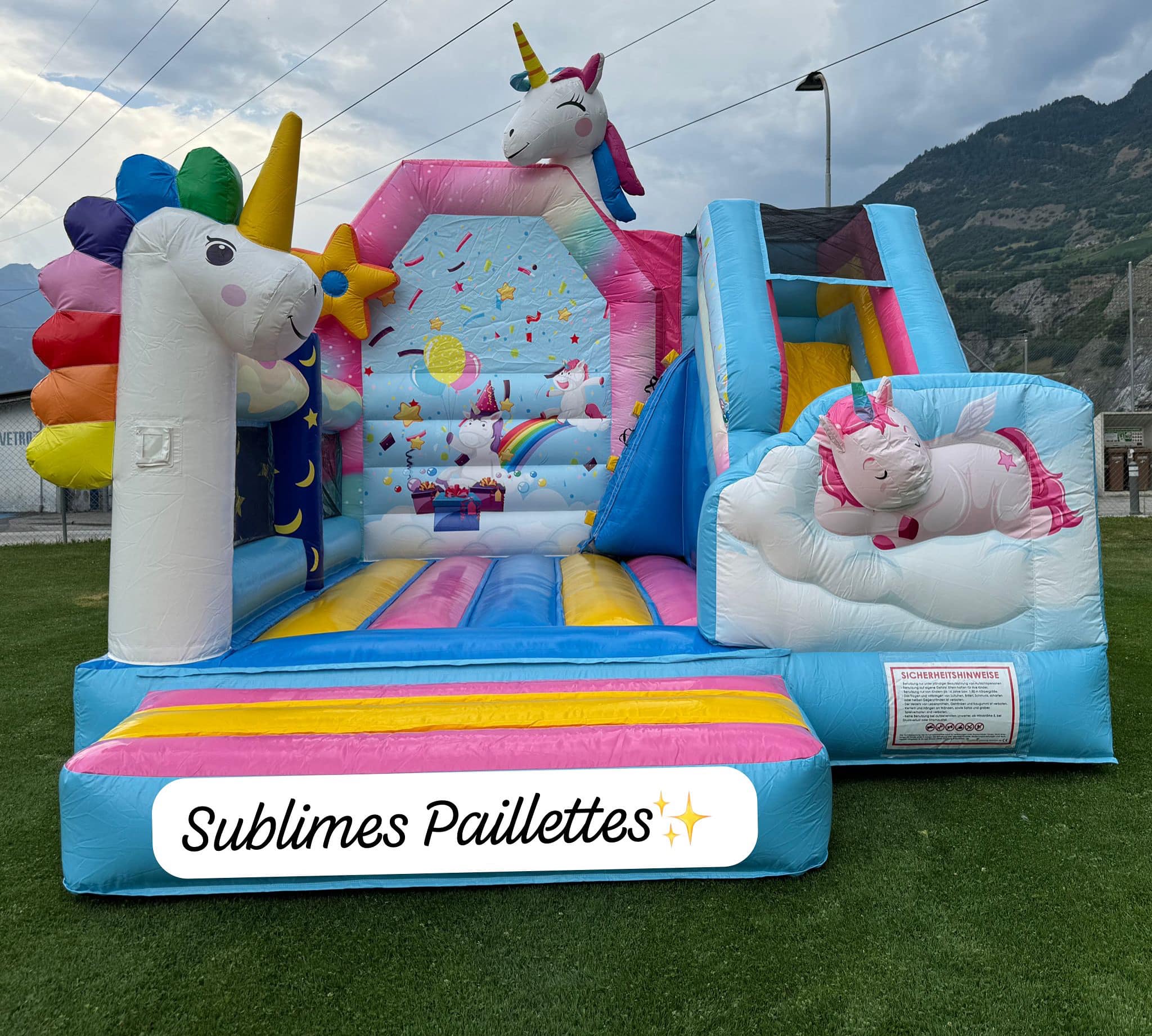 chateau gonflable licorne